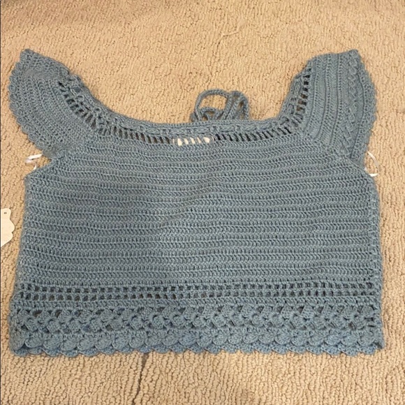 Crop top never worn - Picture 4 of 4